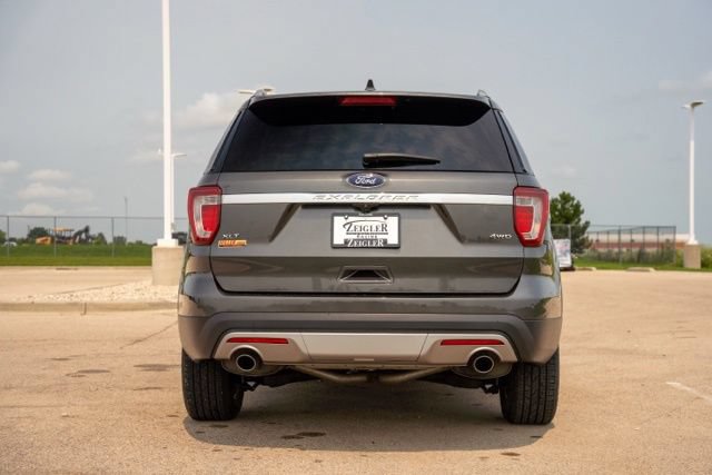 Used 2017 Ford Explorer XLT AWD/4WD image 6