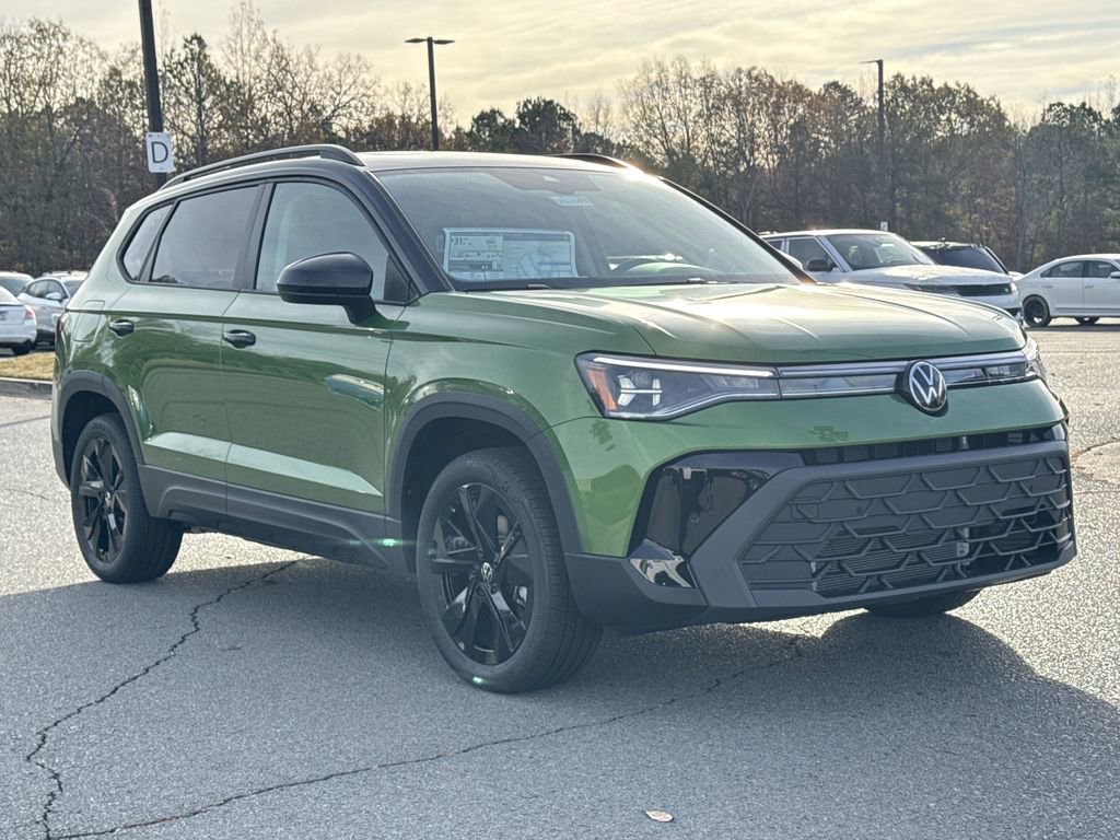 New 2026 Volkswagen Taos SE image 7