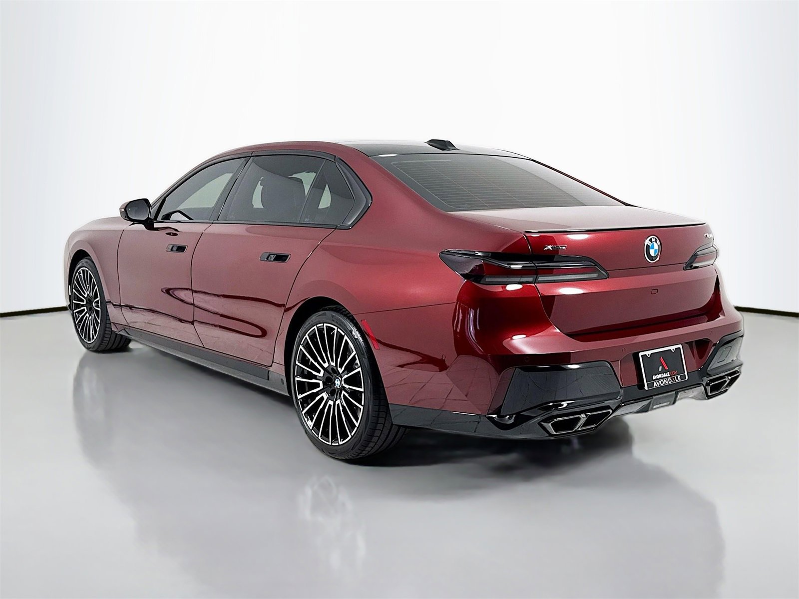 Used 2025 BMW 760i xDrive w/ Executive Package image 5