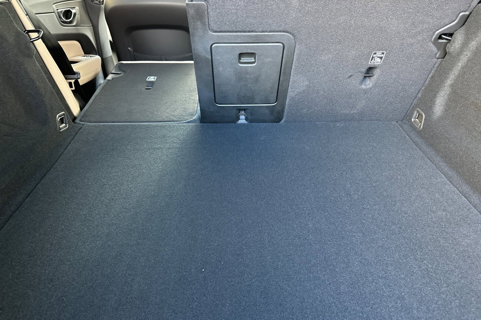 New 2026 Volvo XC60 B5 Plus w/ Protection Package image 17