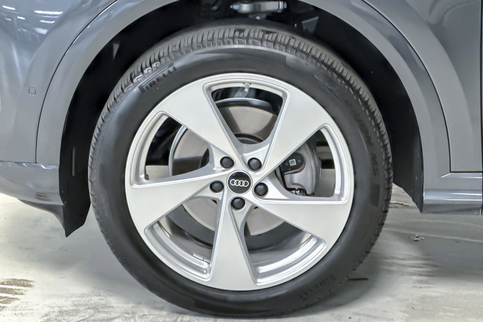 Used 2025 Audi Q5 Premium Plus w/ Premium Plus image 26