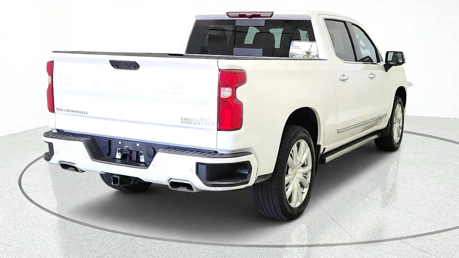 Used 2023 Chevrolet Silverado 1500 High Country w/ High Country Premium Package AWD/4WD image 8