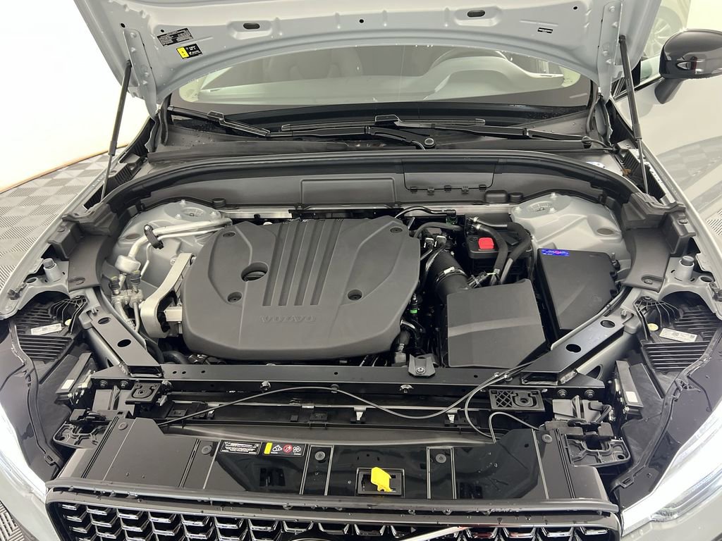 Certified 2025 Volvo XC60 B5 Core w/ Climate Package image 20