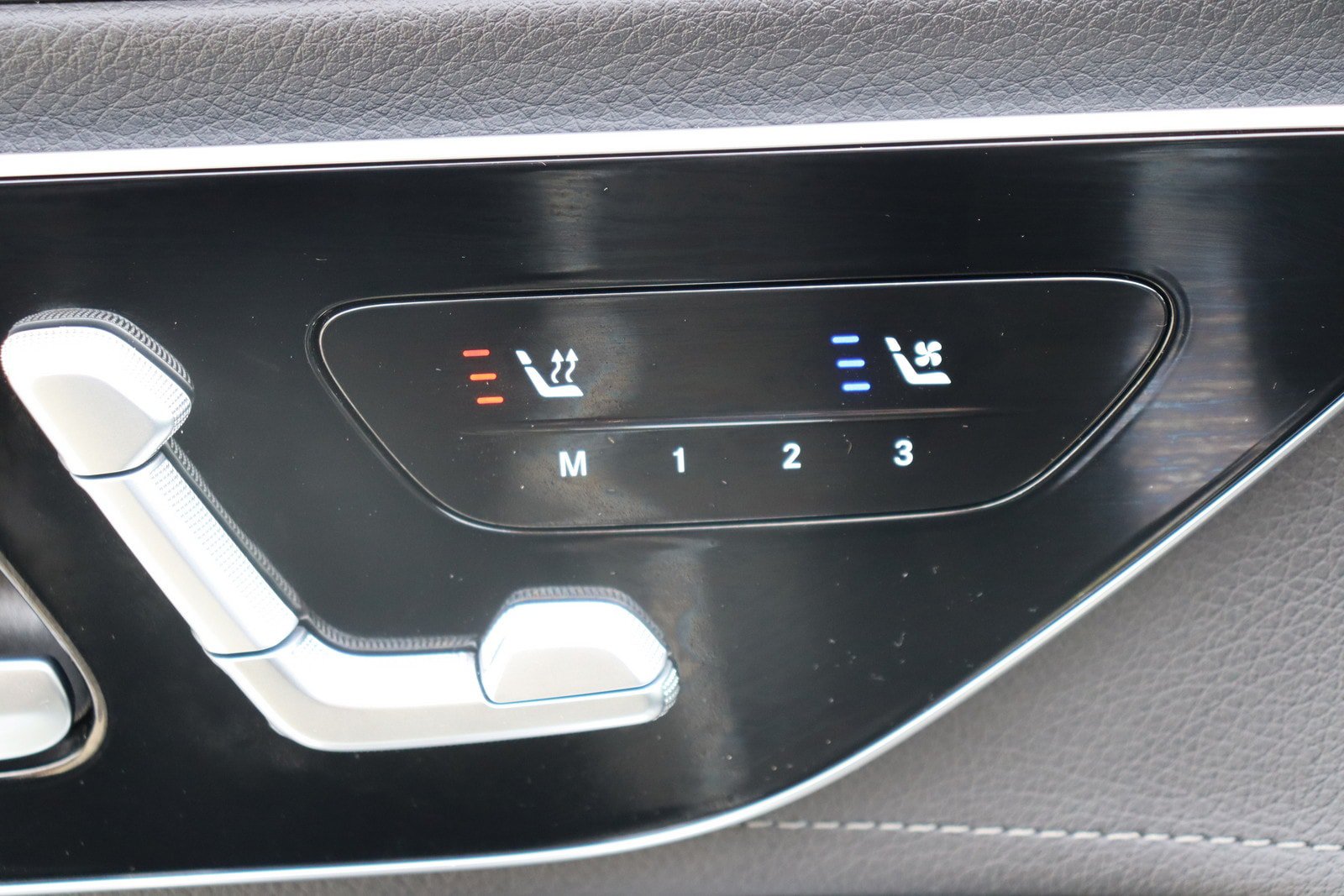 Used 2023 Mercedes-Benz EQE 350+ 4MATIC Sedan image 26