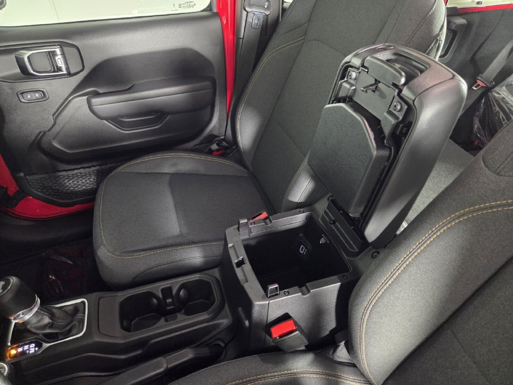 Used 2025 Jeep Wrangler Unlimited Sport AWD/4WD image 23