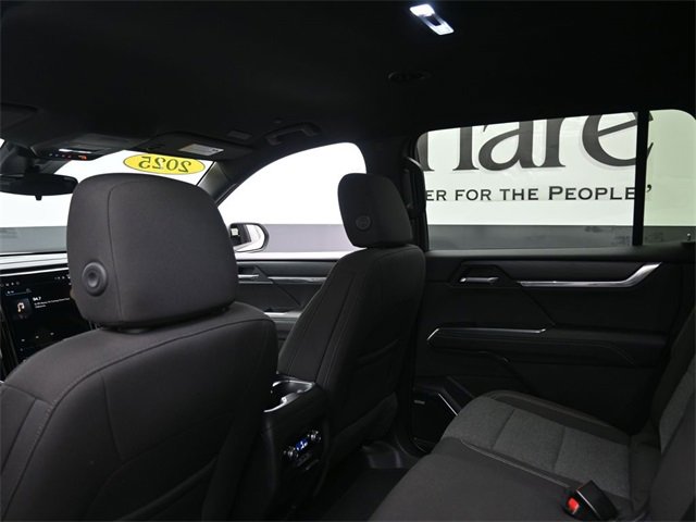 Used 2025 GMC Acadia Elevation image 20