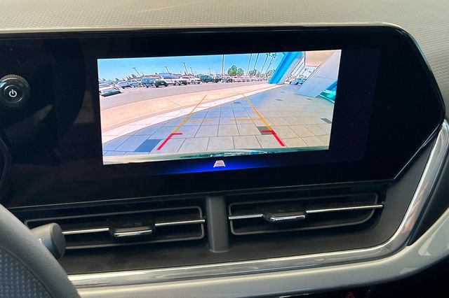 Used 2025 Chevrolet Trax LT FWD image 25