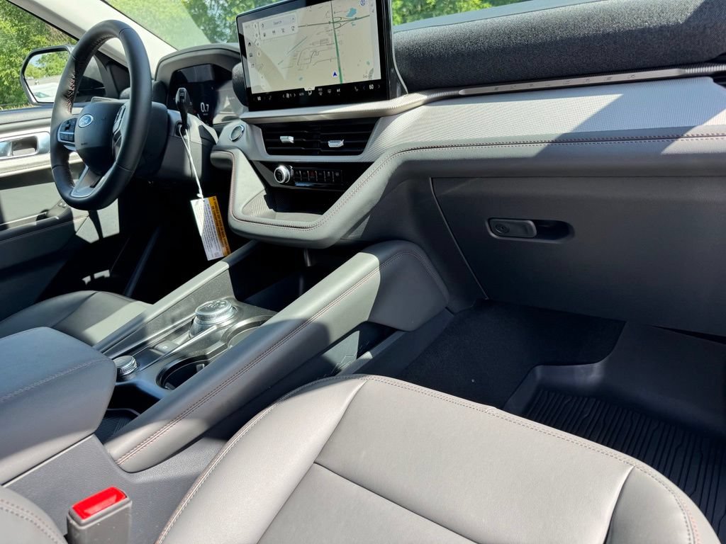 New 2026 Ford Explorer Active w/ Active Comfort Package AWD/4WD image 16