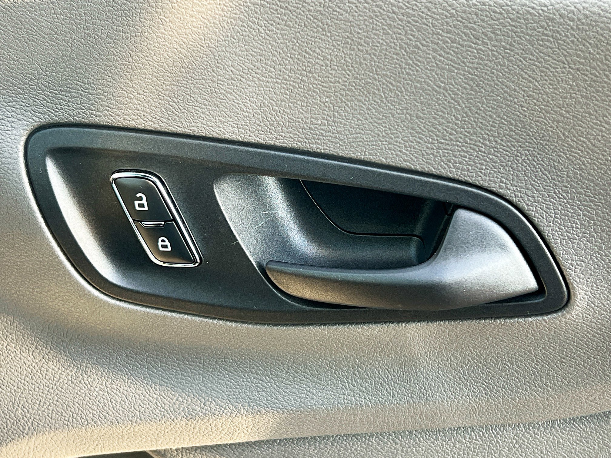 Used 2025 Ford Transit 350 XLT image 30