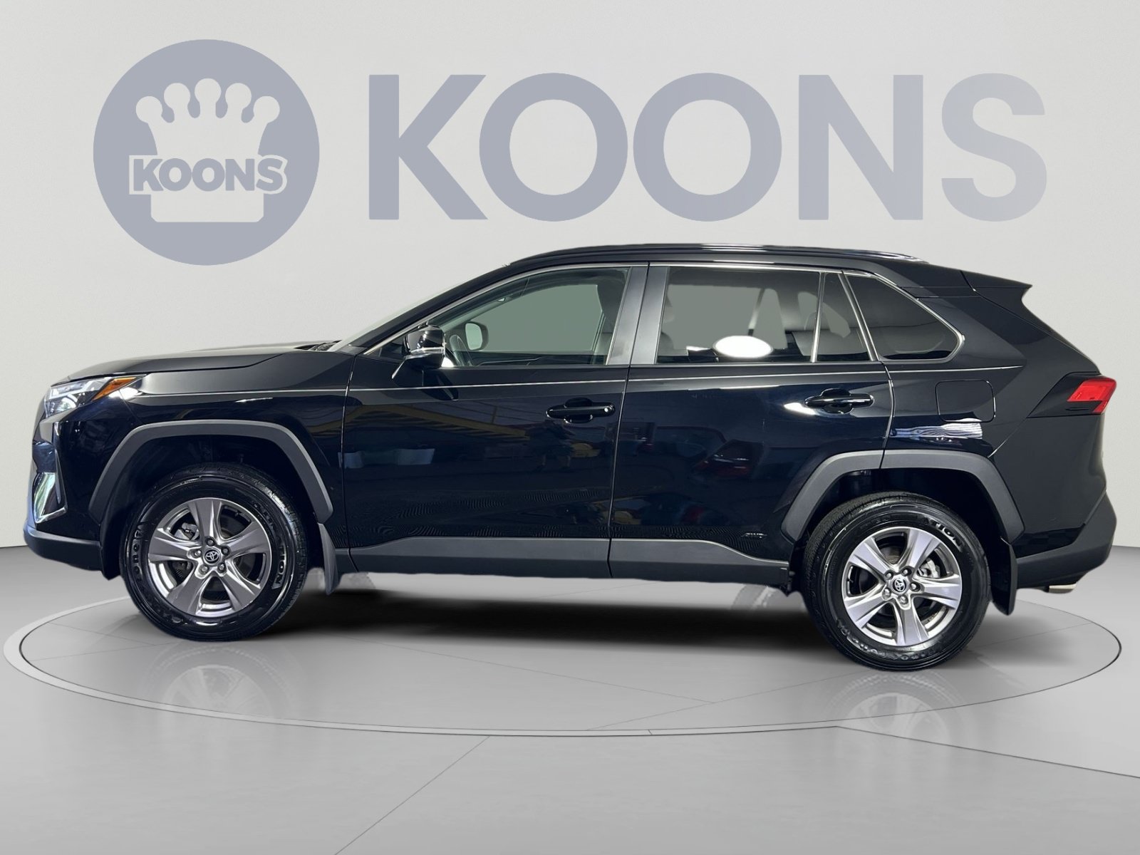 Used 2024 Toyota RAV4 XLE w/ Convenience Package AWD/4WD image 2