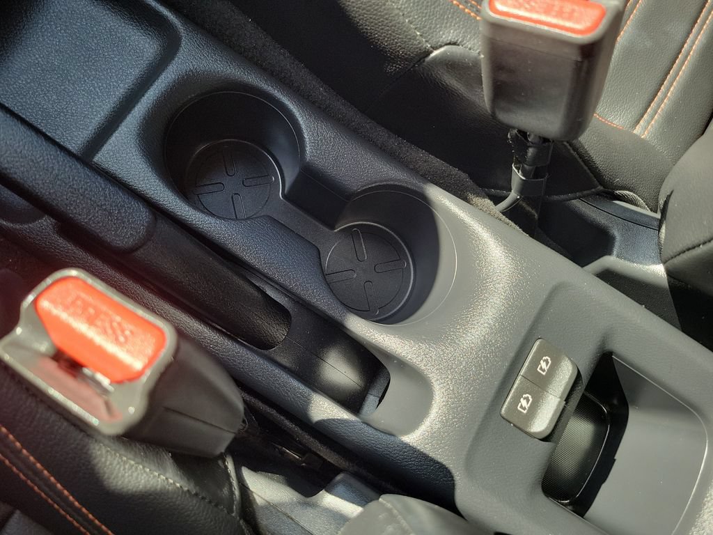 Used 2019 Nissan Kicks SR w/ SR Premium Package FWD image 27