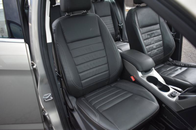 Used 2015 Ford C-MAX Energi SEL w/ Equipment Group 303A FWD image 14