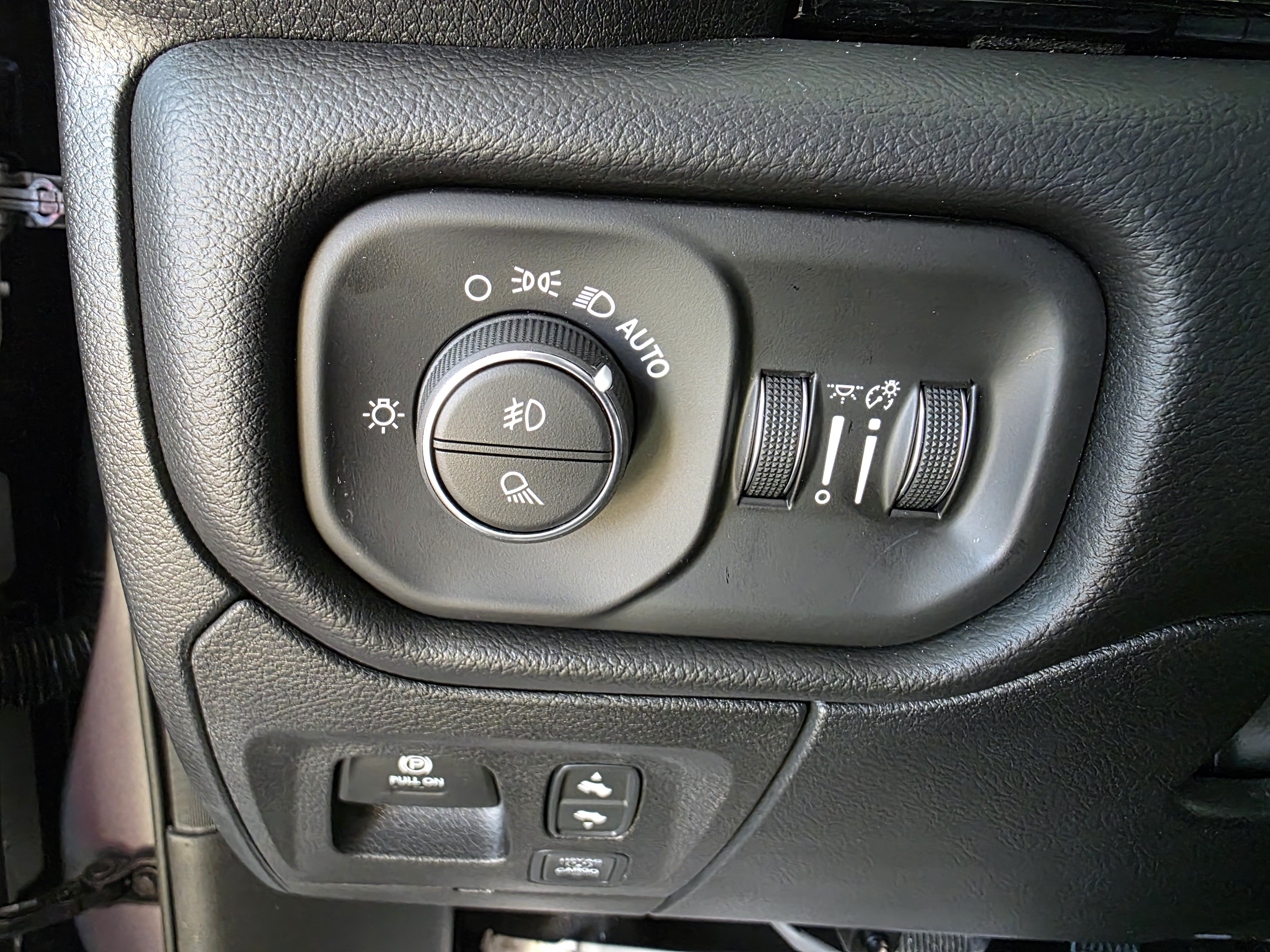 New 2026 RAM 1500 Laramie w/ Night Edition AWD/4WD image 11