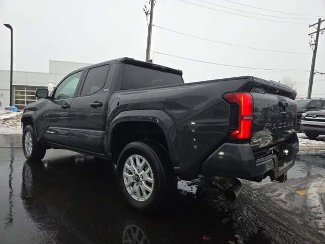Used 2025 Toyota Tacoma SR5 image 5
