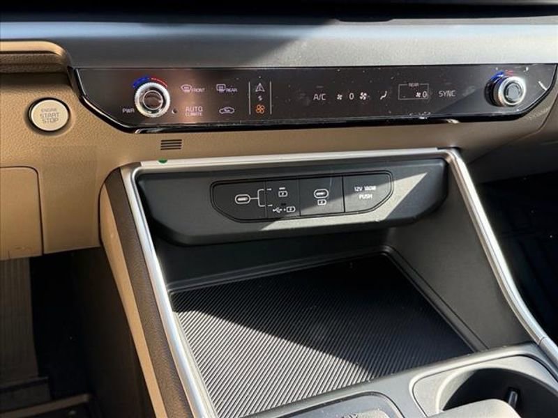 New 2026 Kia Carnival LXS image 23