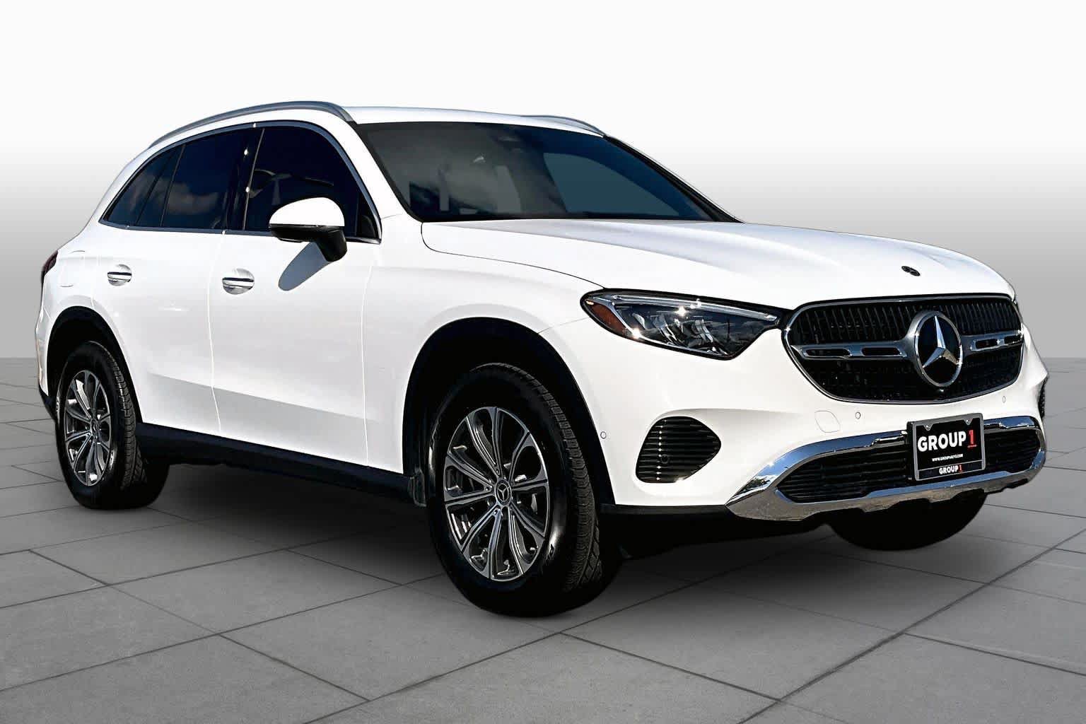 Used 2025 Mercedes-Benz GLC 300 4MATIC image 3