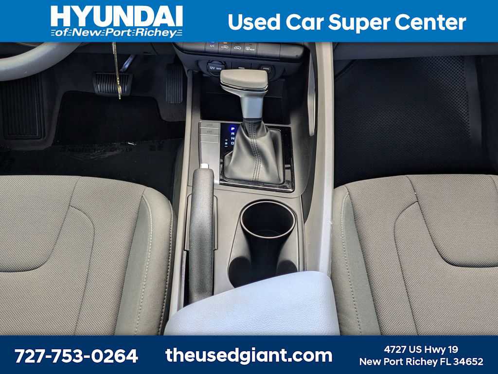 Used 2023 Hyundai Elantra SE image 18