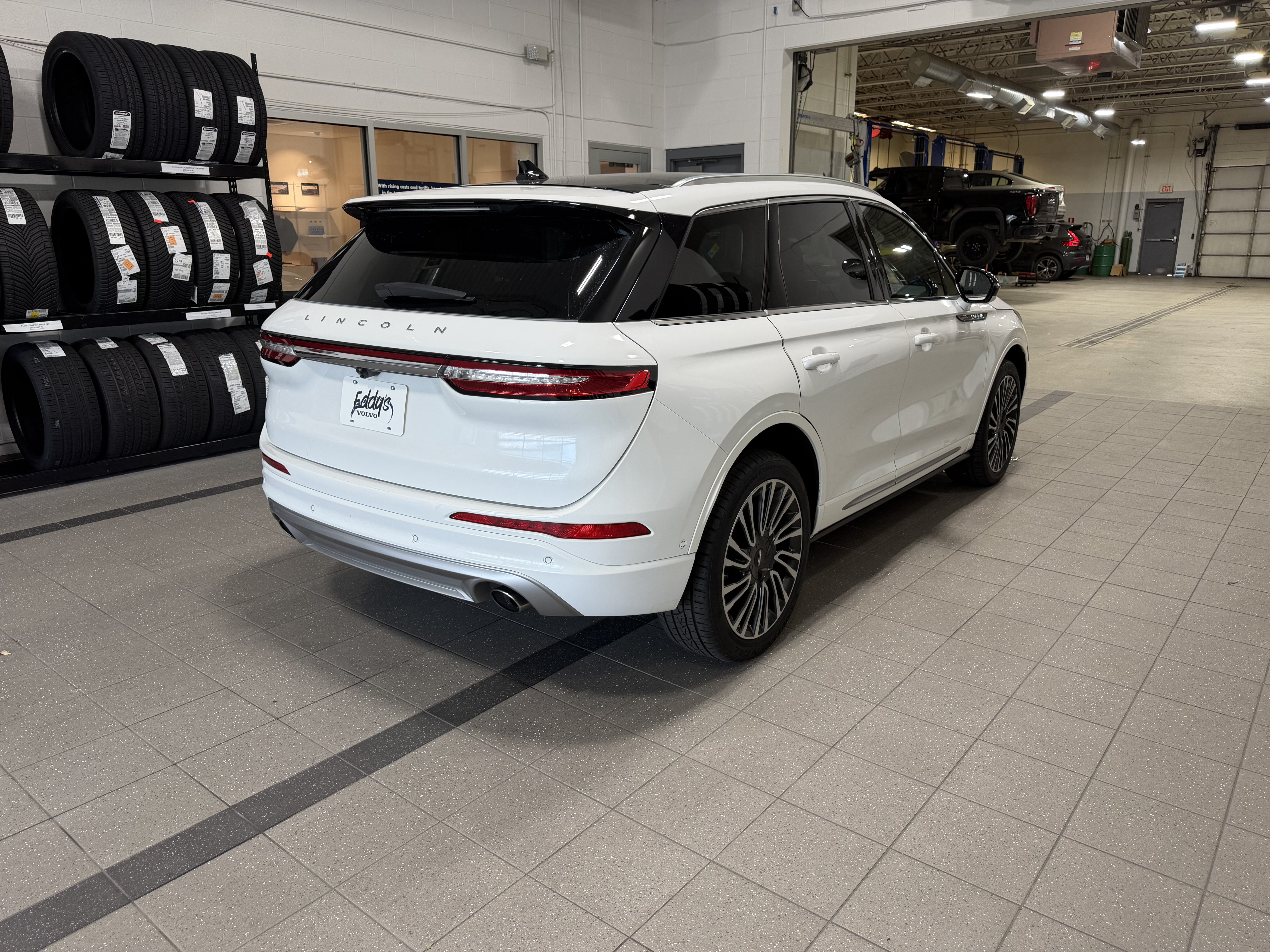 Used 2022 Lincoln Corsair AWD w/ Premium Package image 9