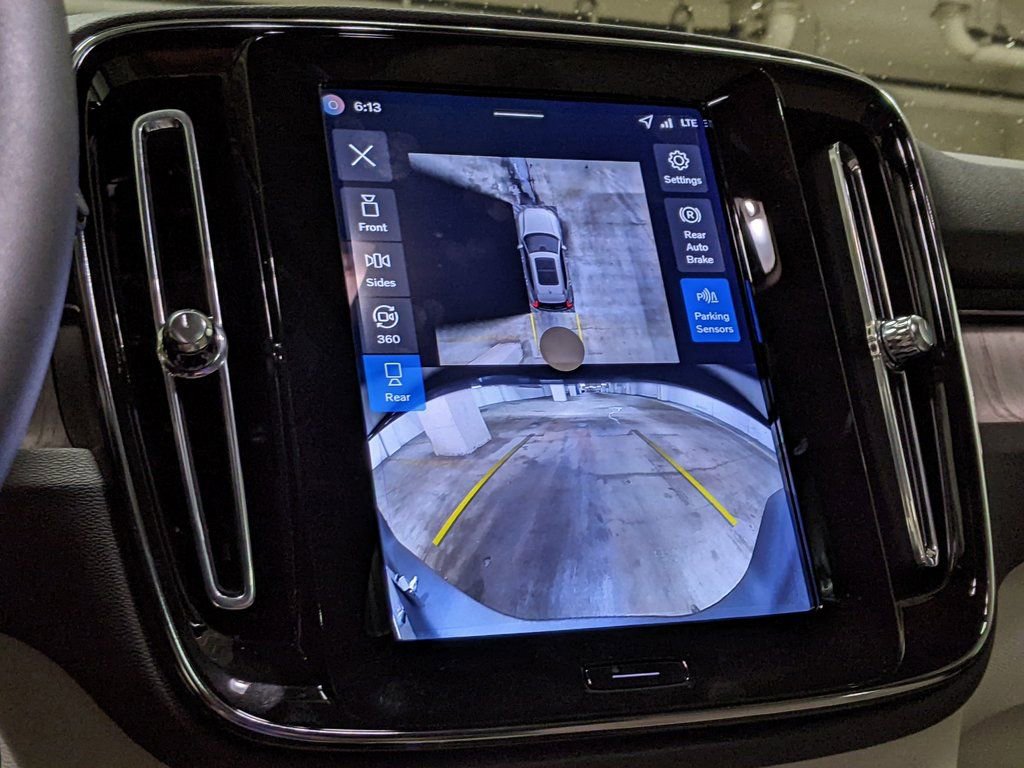 New 2026 Volvo XC40 B5 Ultra w/ Protection Package Premier image 17