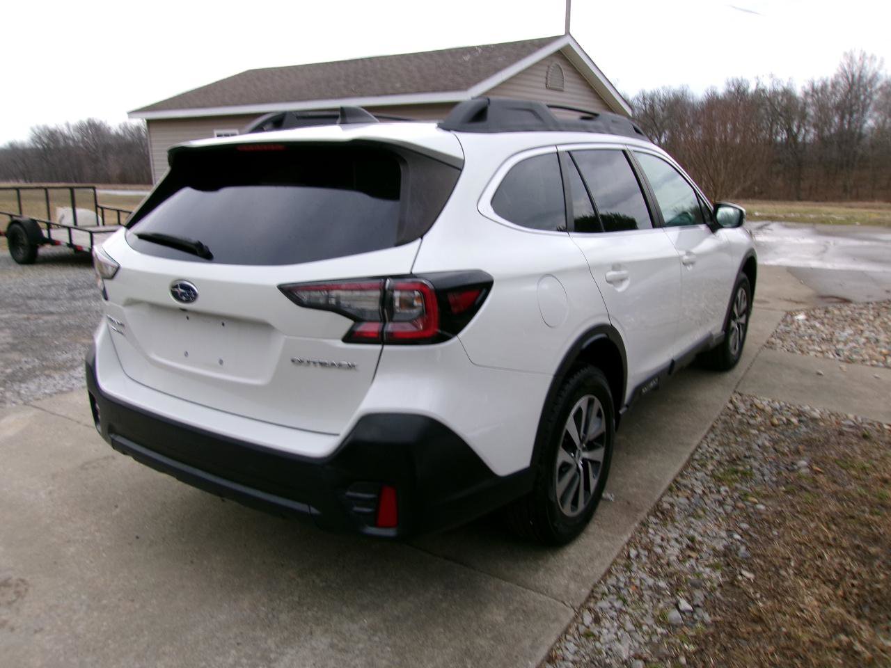 Used 2021 Subaru Outback Premium image 16