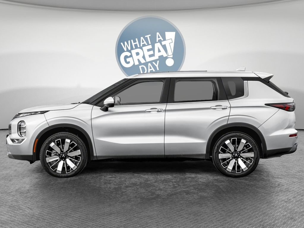 New 2026 Mitsubishi Outlander AWD image 3