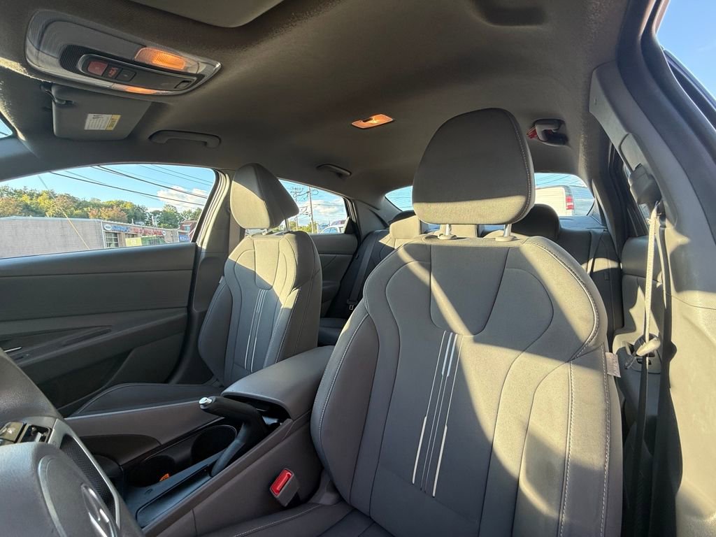 Used 2024 Hyundai Elantra SEL FWD image 24
