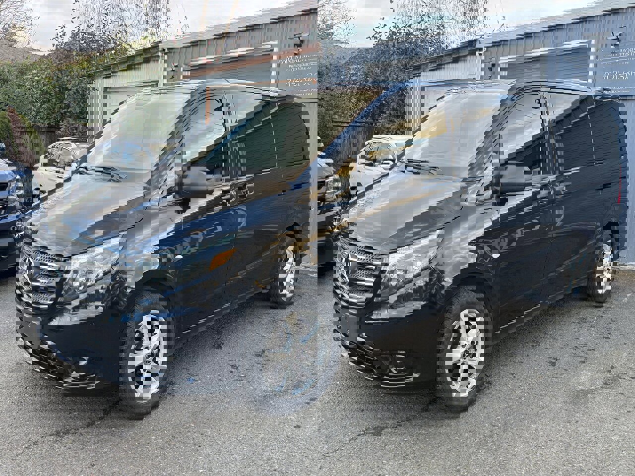 Used 2018 Mercedes-Benz Metris Passenger image 3