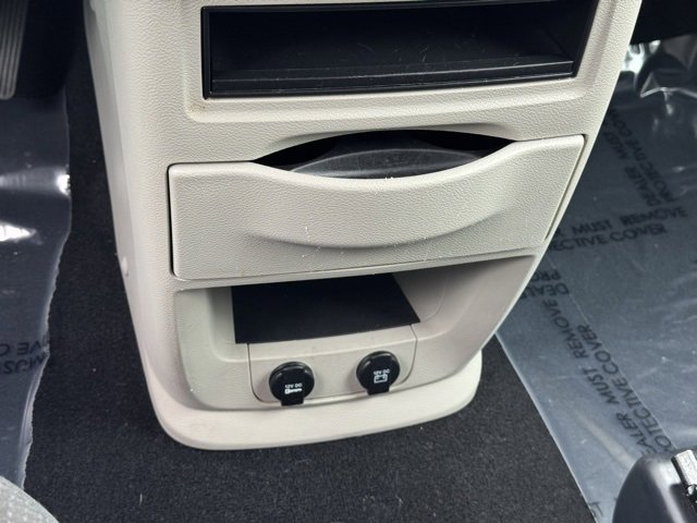 Used 2019 Dodge Grand Caravan SE w/ UConnect Hands-Free Group image 13