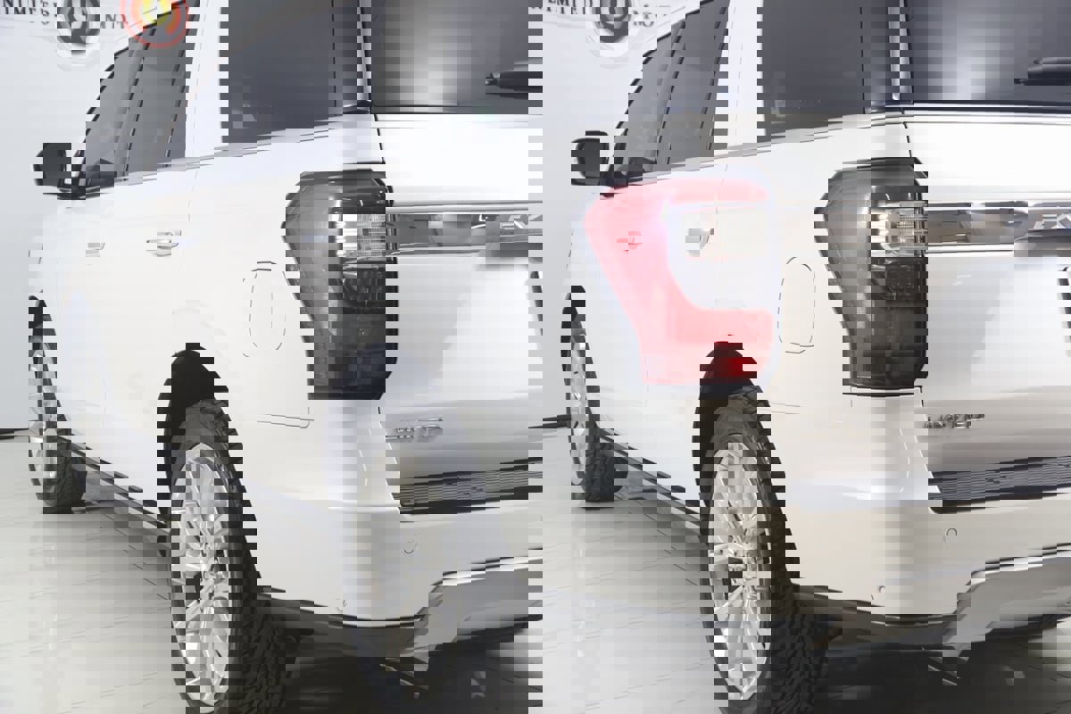 Used 2018 Ford Expedition Limited w/ Equipment Group 302A image 23