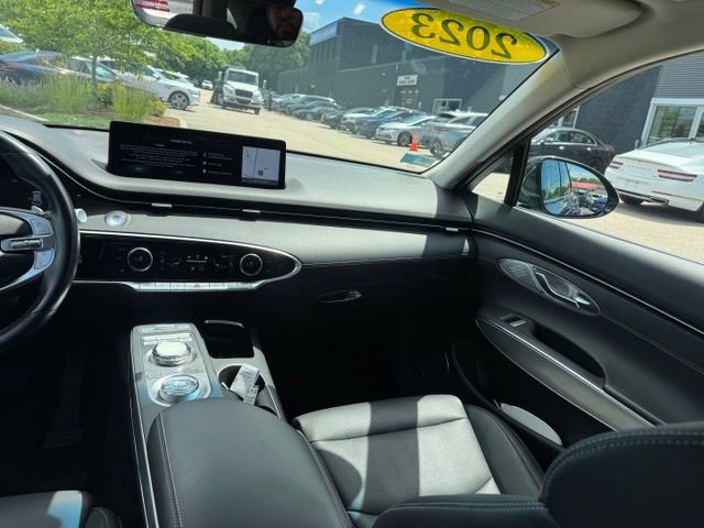 Certified 2023 Genesis GV70 2.5T w/ Select Package AWD/4WD image 36