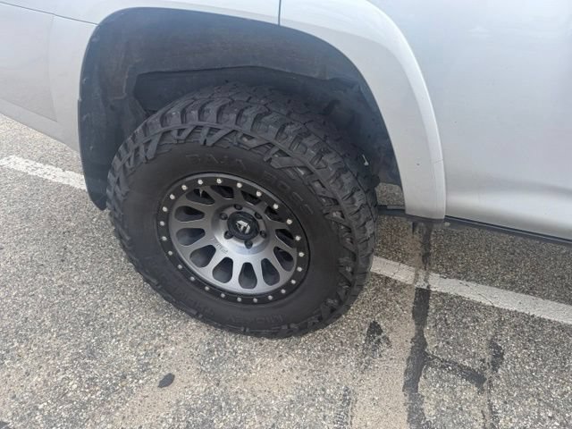 Used 2019 Toyota 4Runner TRD Off-Road AWD/4WD image 4