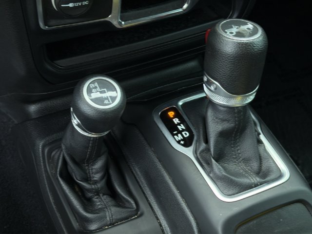 Used 2019 Jeep Wrangler Unlimited Sport AWD/4WD image 27