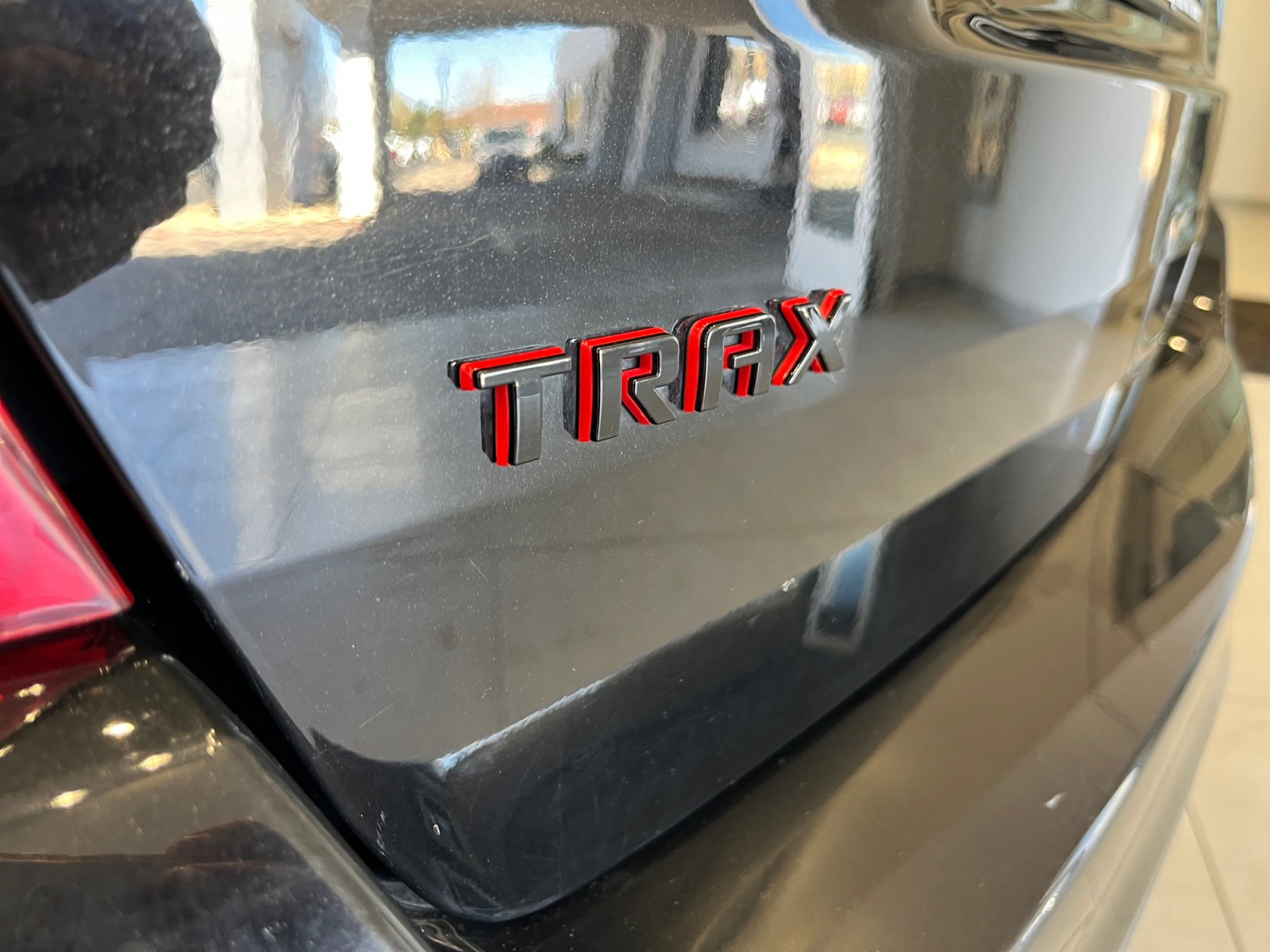 Used 2018 Chevrolet Trax LT w/ Sun & Sound Package image 28