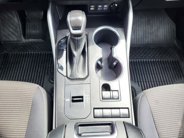 Used 2022 Toyota Highlander LE AWD/4WD image 19