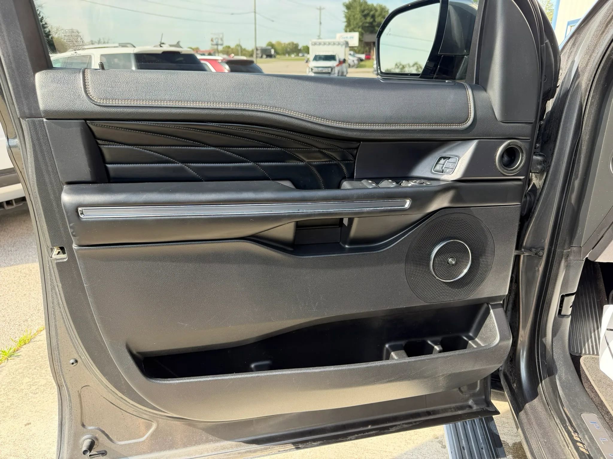 Used 2018 Ford Expedition Max Platinum image 44