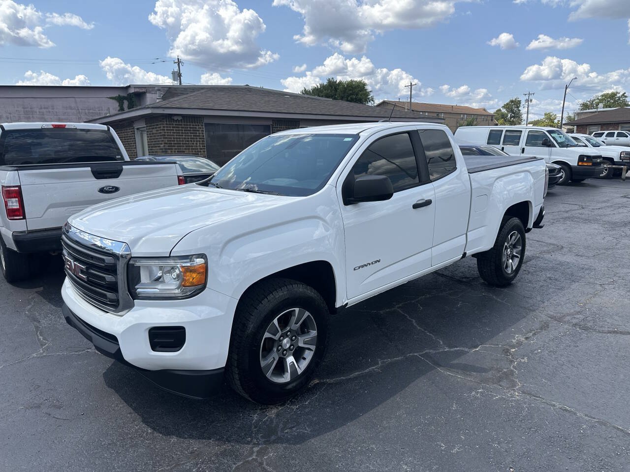 Used 2018 GMC Canyon W/T w/ Convenience Package RWD image 2