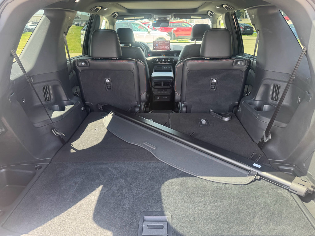 Used 2025 Honda Pilot TrailSport image 27