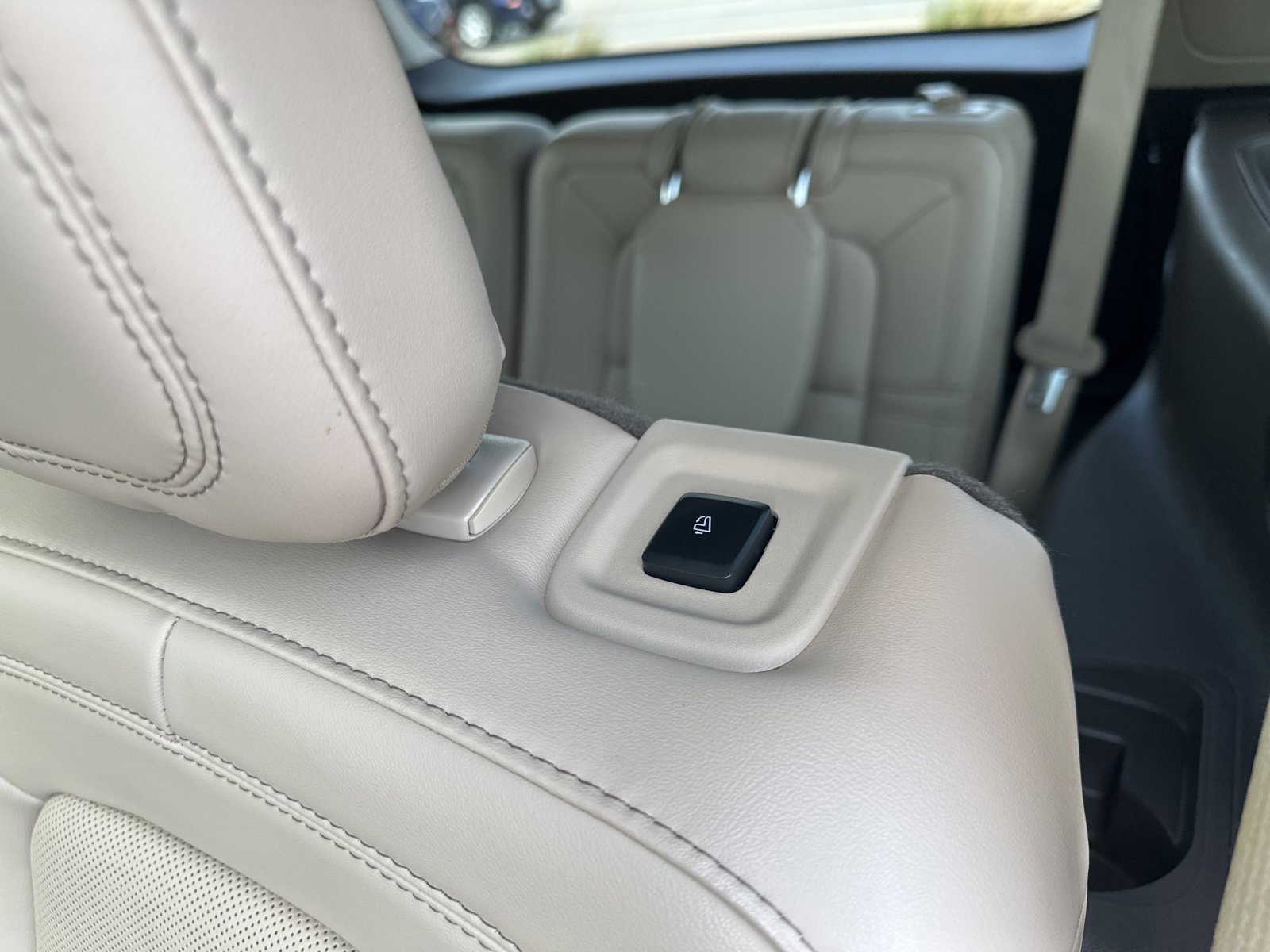 Used 2023 Lincoln Aviator Reserve w/ Equipment Group 201A AWD/4WD image 30