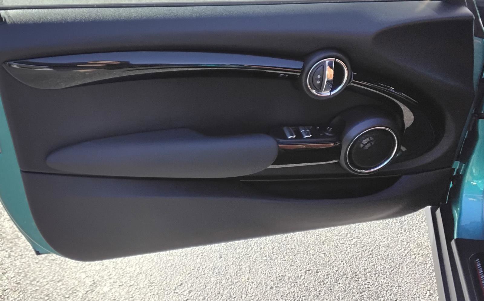 Used 2017 MINI Cooper S image 16