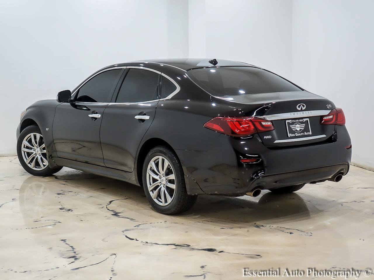 Used 2015 INFINITI Q70 3.7 w/ Technology Package AWD/4WD image 10