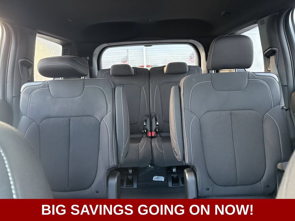 New 2025 Jeep Grand Cherokee L Laredo AWD/4WD image 37