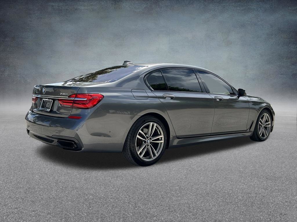 Used 2016 BMW 740i RWD image 5