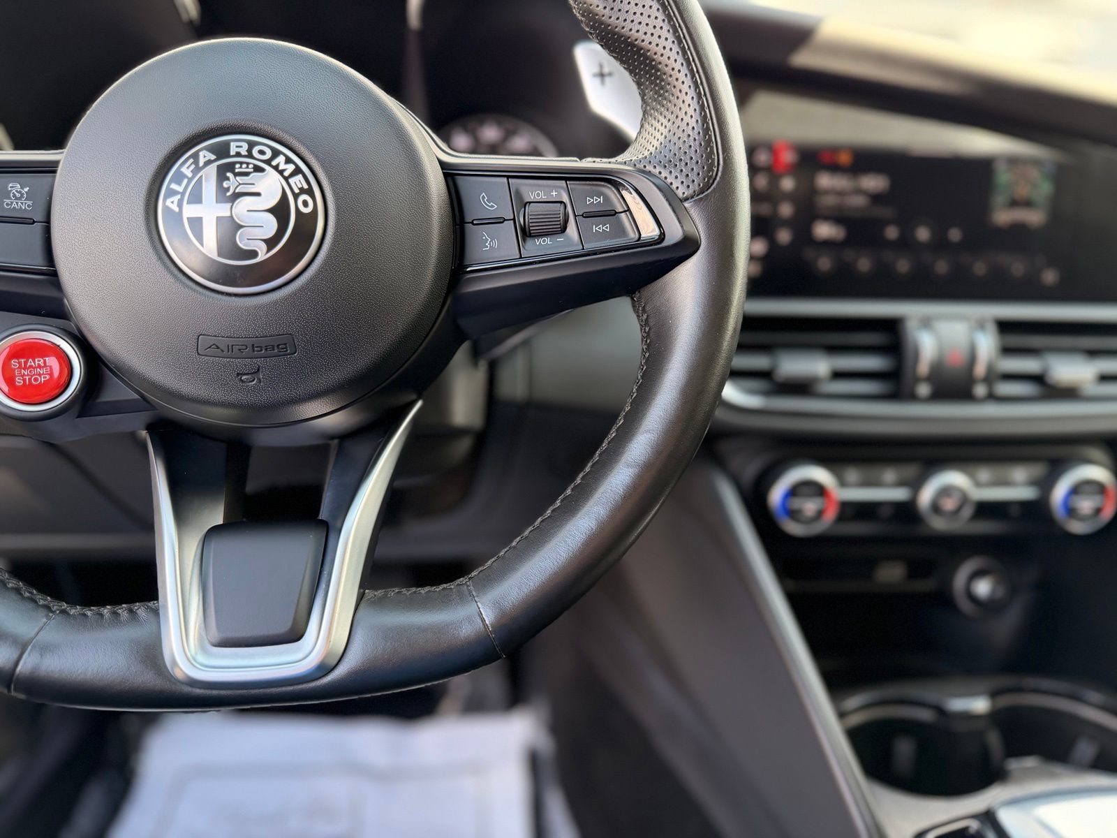 Used 2021 Alfa Romeo Giulia Ti w/ Premium Package AWD/4WD image 19