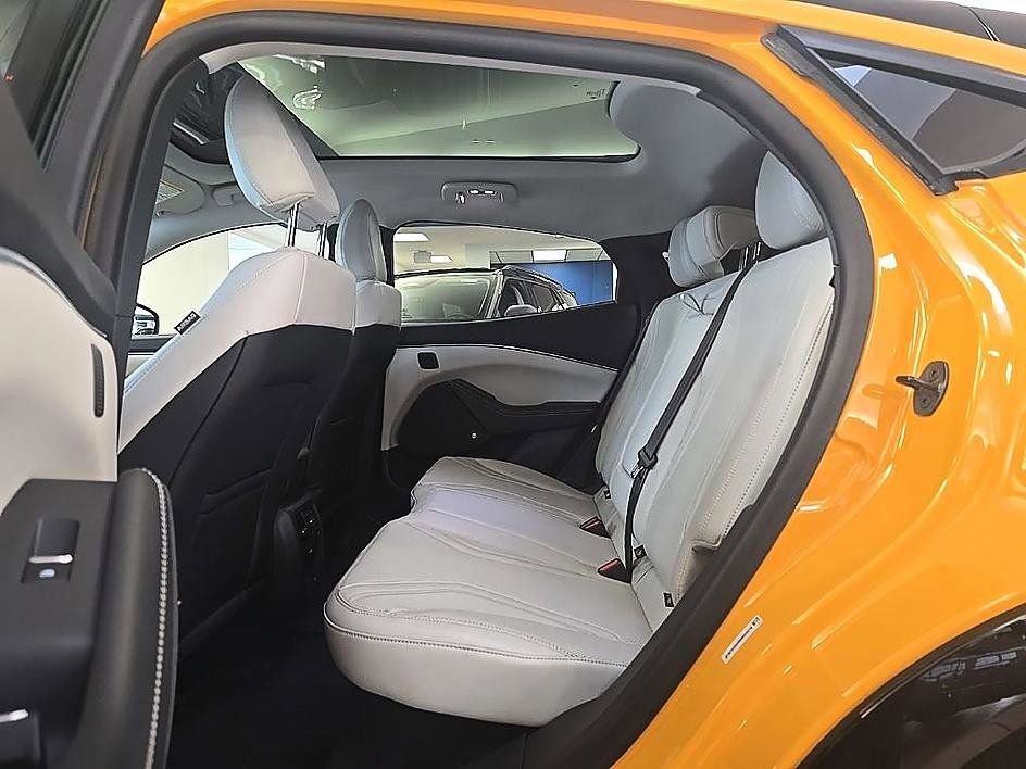 Used 2022 Ford Mustang Mach-E Premium image 30