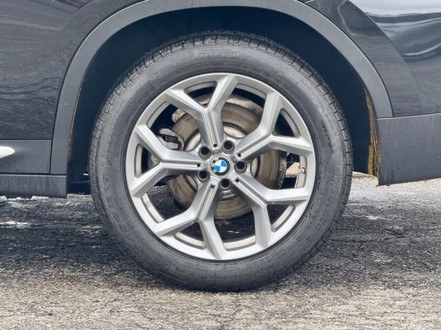 Certified 2024 BMW X4 xDrive30i w/ Premium Package image 4