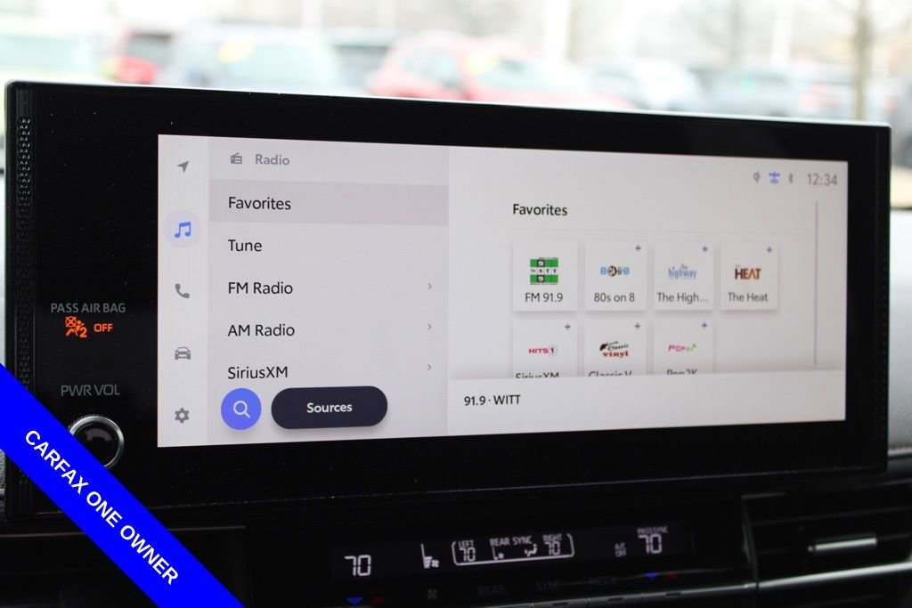 Used 2025 Toyota Sienna Platinum image 41