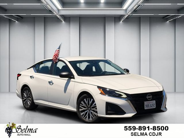Used 2025 Nissan Altima 2.5 SV FWD image 1