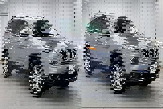 Used 2017 Jeep Cherokee Limited w/ Luxury Group image 35