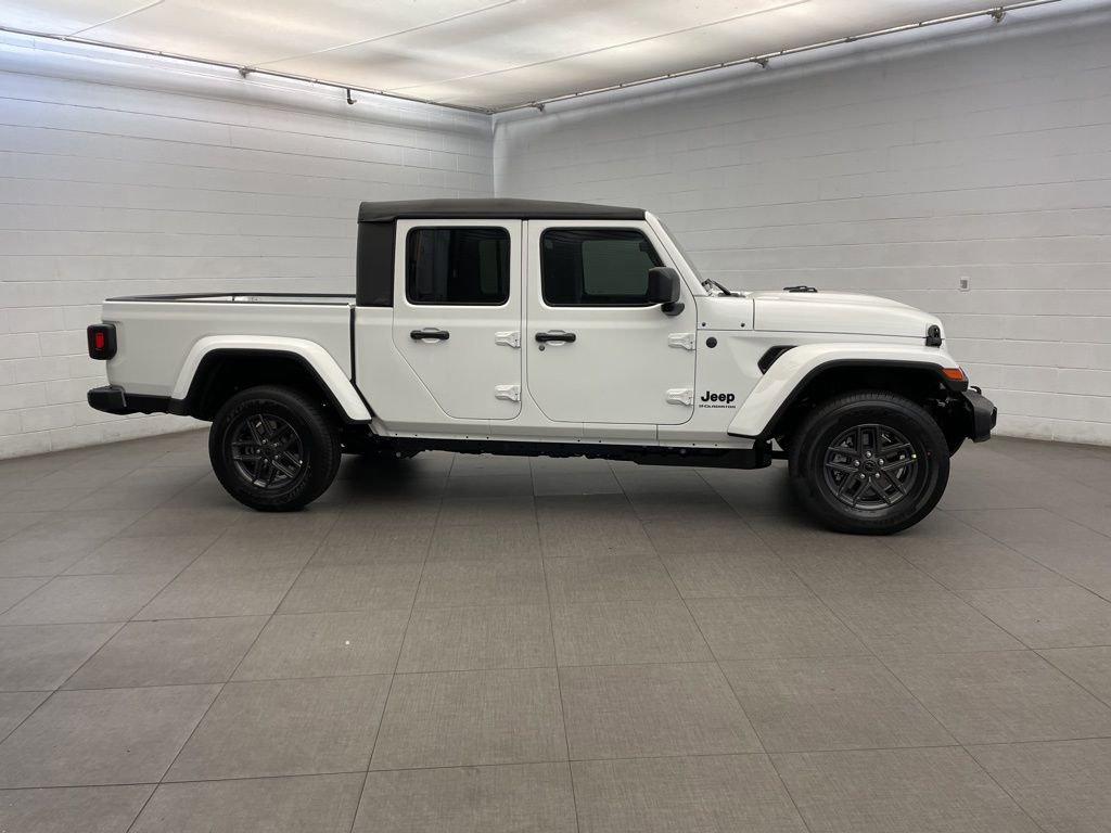 New 2026 Jeep Gladiator Sport image 2