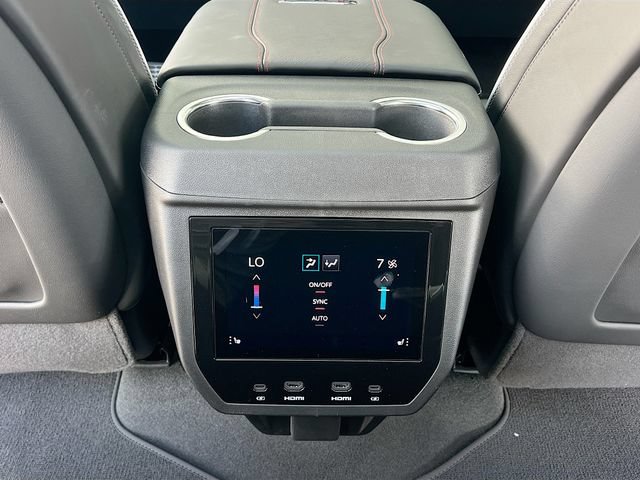 New 2026 GMC Yukon AT4 Ultimate AWD/4WD image 18